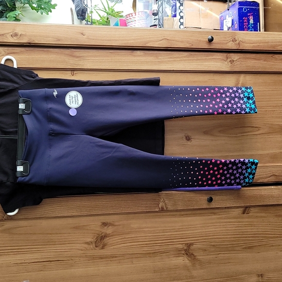 Girls 2 PC Outfit Size 6 Wonder Woman Tshirt GUC and New Athletic Works Pants - Picture 5 of 7